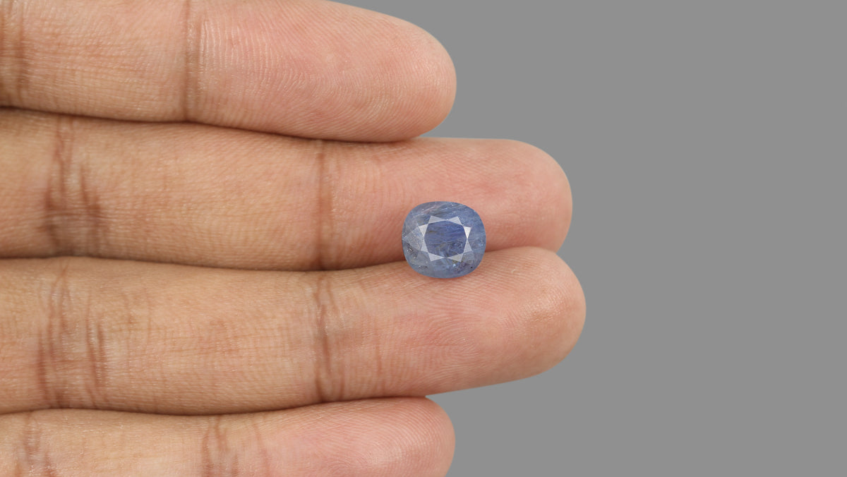 Natural Blue Sapphire 6.13 Carats / 6.74 Ratti