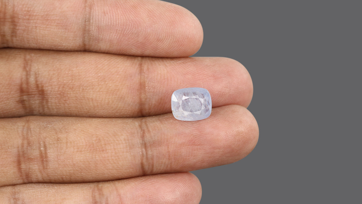 Natural Blue Sapphire 5.04 Carats / 5.54 Ratti