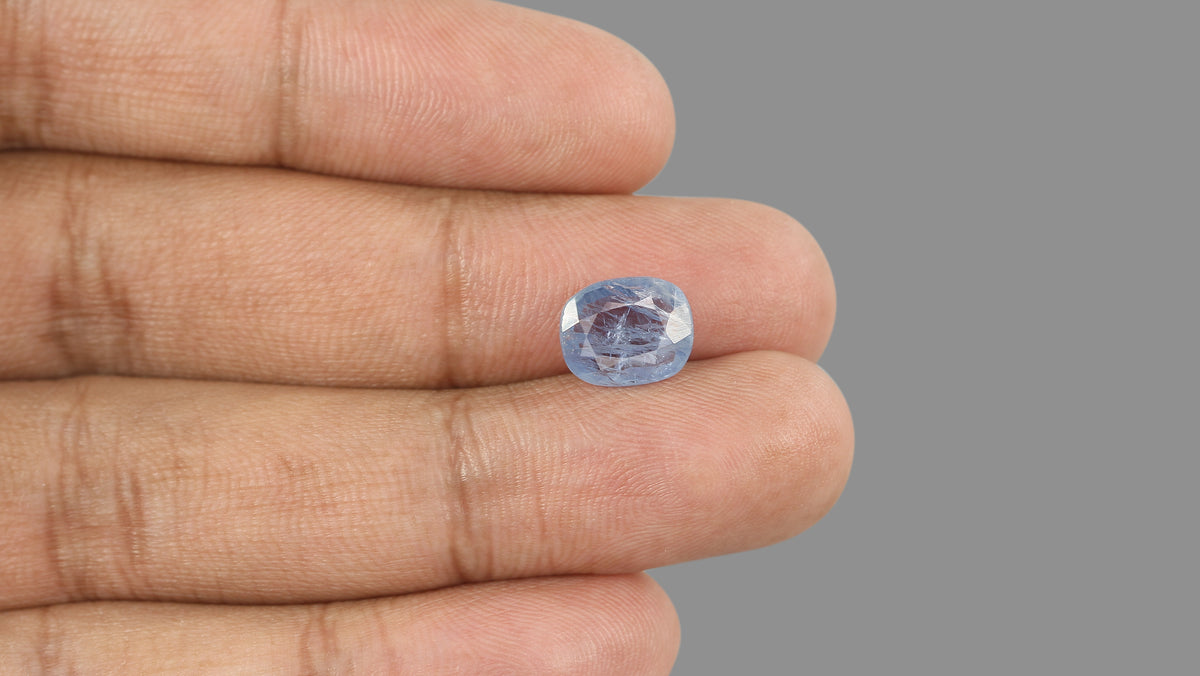 Natural Blue Sapphire 3.63 Carats / 3.99 Ratti