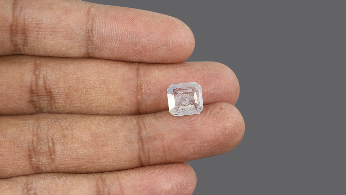 Natural Blue Sapphire 5.45 Carats / 5.99 Ratti