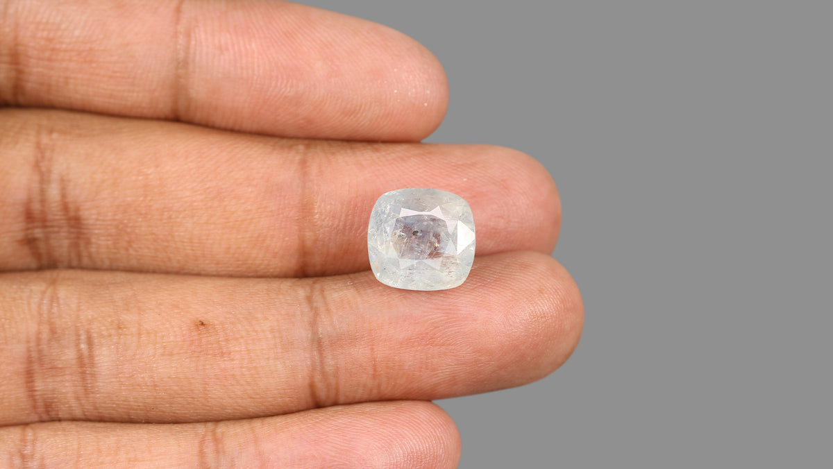 Natural Blue Sapphire 12.30 Carats / 13.52 Ratti