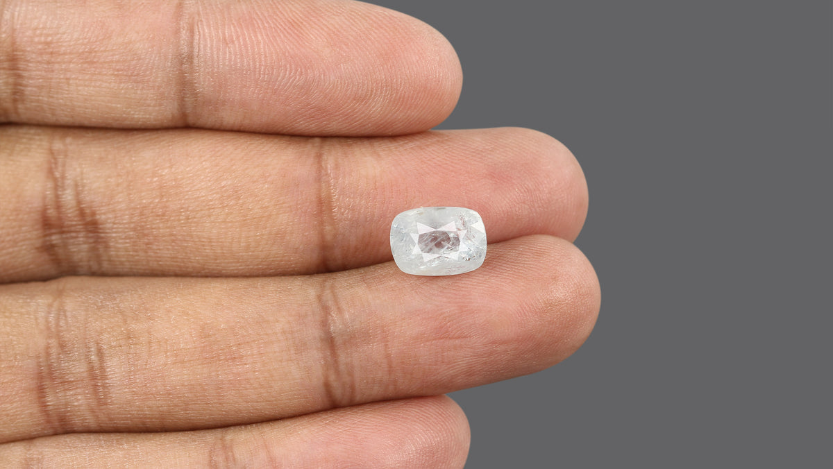 Natural Blue Sapphire 6.01 Carats / 6.6 Ratti