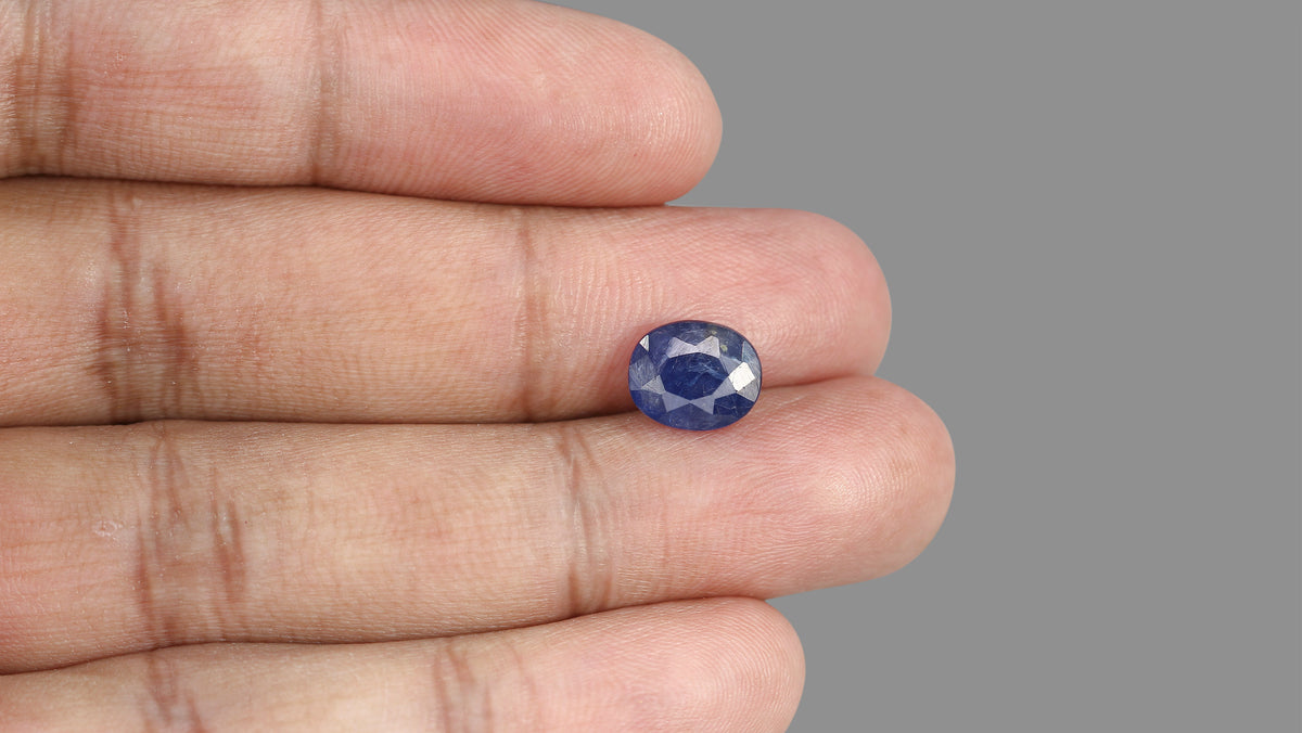 Natural Blue Sapphire 4.56 Carats / 5.01 Ratti
