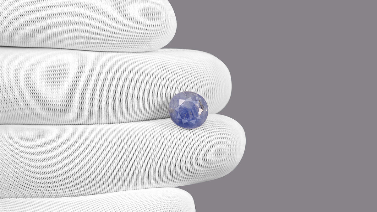 Natural Blue Sapphire 5.82 Carats / 6.4 Ratti