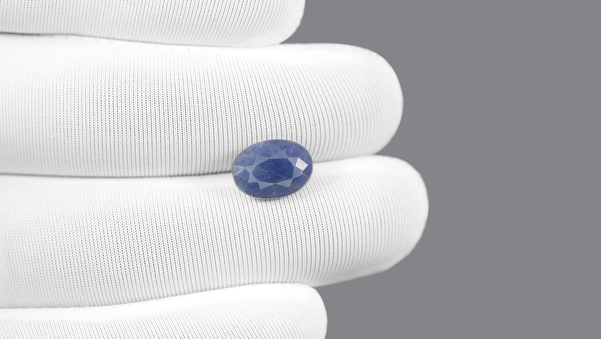 Natural Blue Sapphire 5.09 Carats / 5.59 Ratti