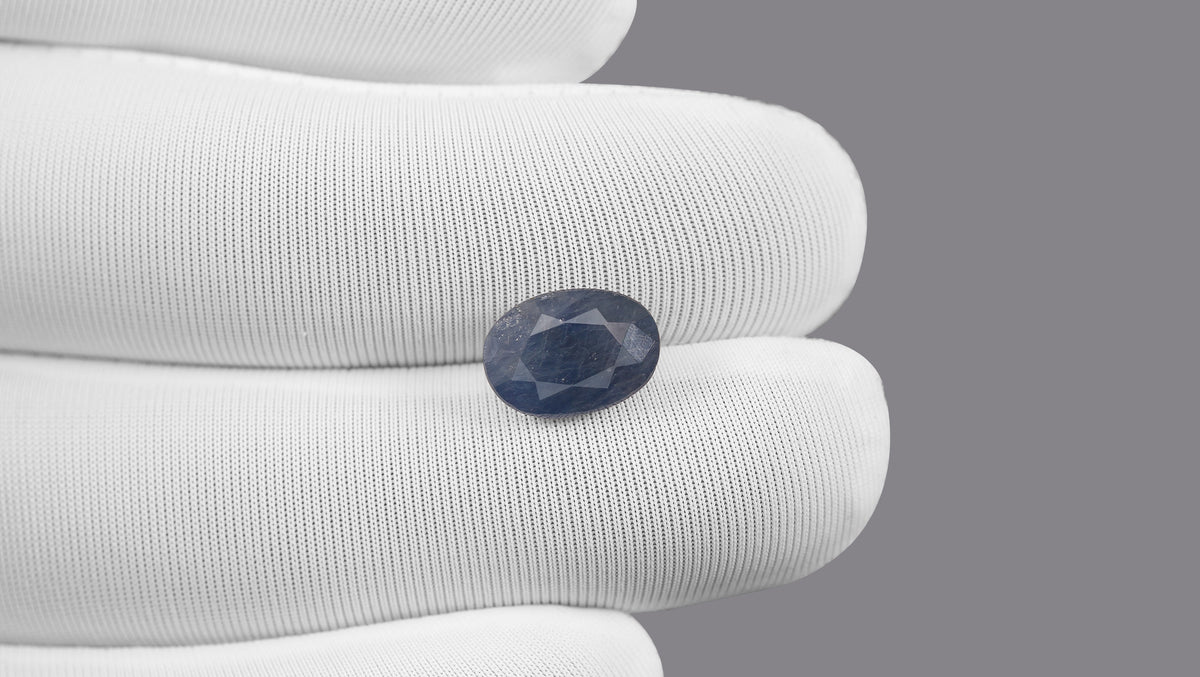 Natural Blue Sapphire 4.78 Carats / 5.25 Ratti