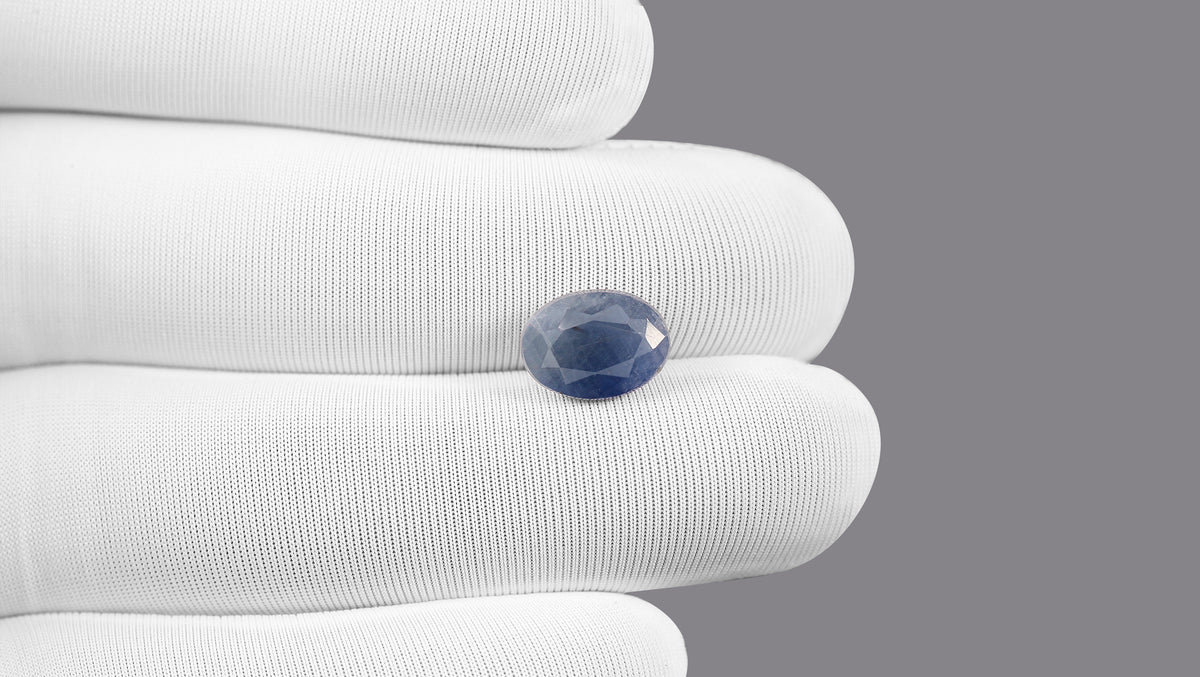 Natural Blue Sapphire 5.07 Carats / 5.57 Ratti