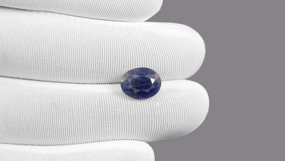 Natural Blue Sapphire 4.66 Carats / 5.12 Ratti