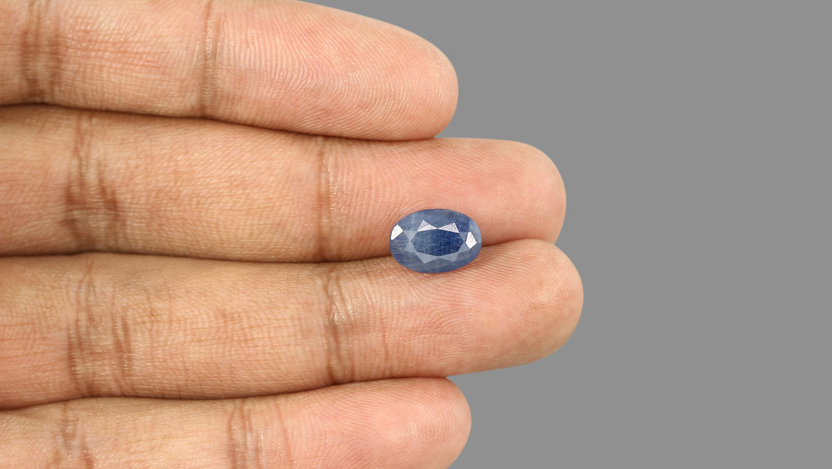 Natural Blue Sapphire 4.73 Carats / 5.2 Ratti