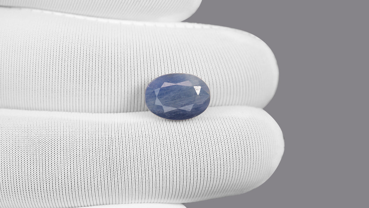 Natural Blue Sapphire 6.40 Carats / 7.03 Ratti
