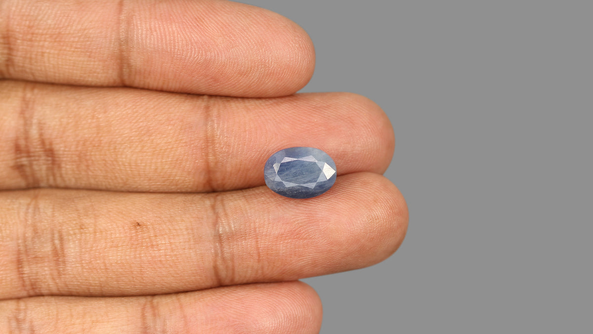 Natural Blue Sapphire 6.40 Carats / 7.03 Ratti