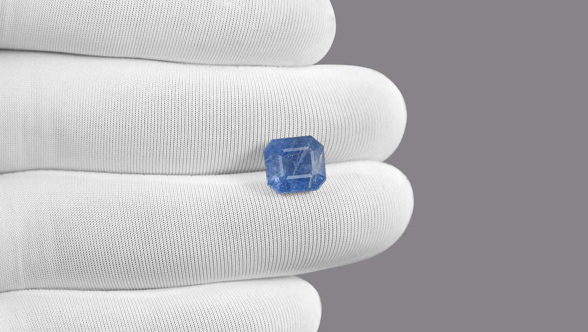 Natural Blue Sapphire 5.83 Carats / 6.41 Ratti