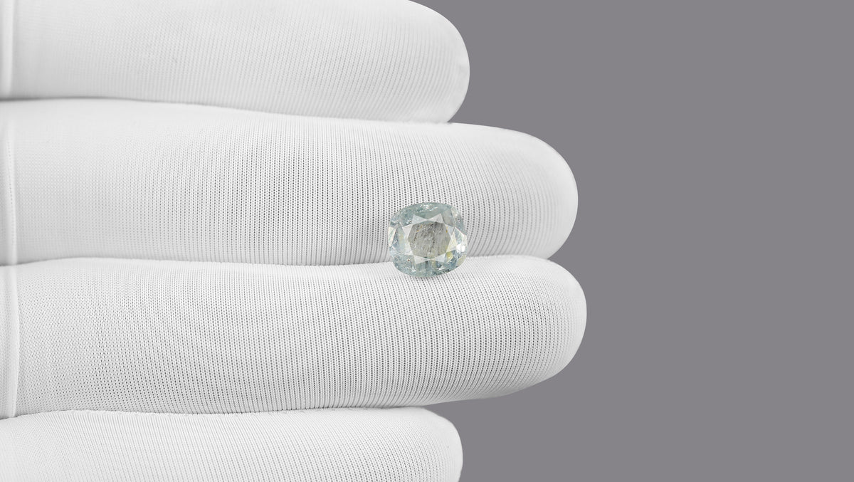 Natural Blue Sapphire 4.37 Carats / 4.8 Ratti