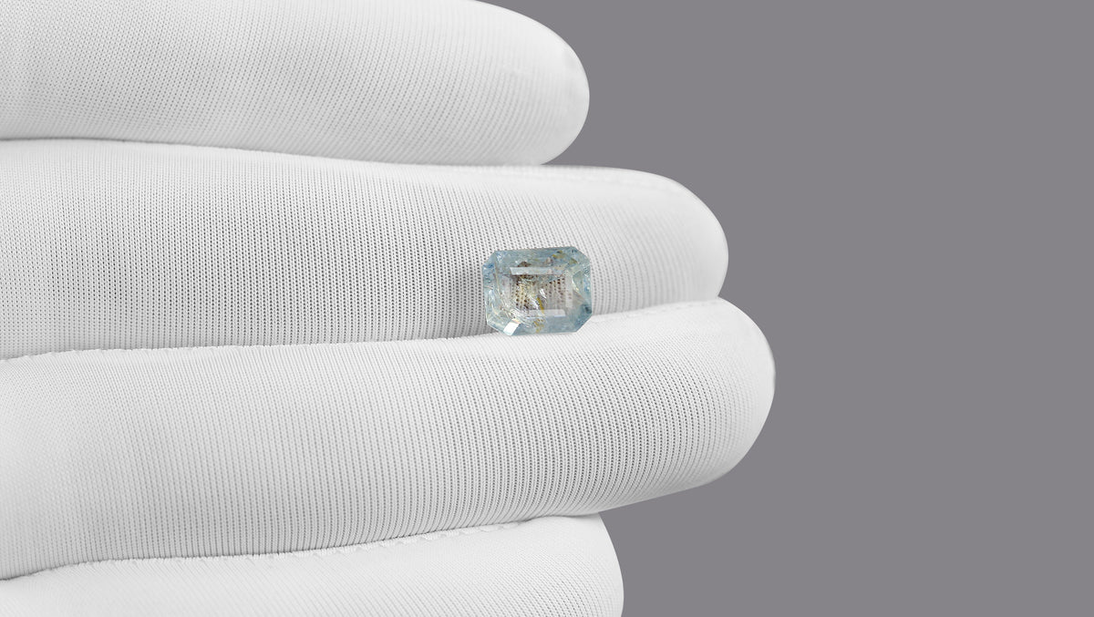 Natural Blue Sapphire 4.28 Carats / 4.7 Ratti