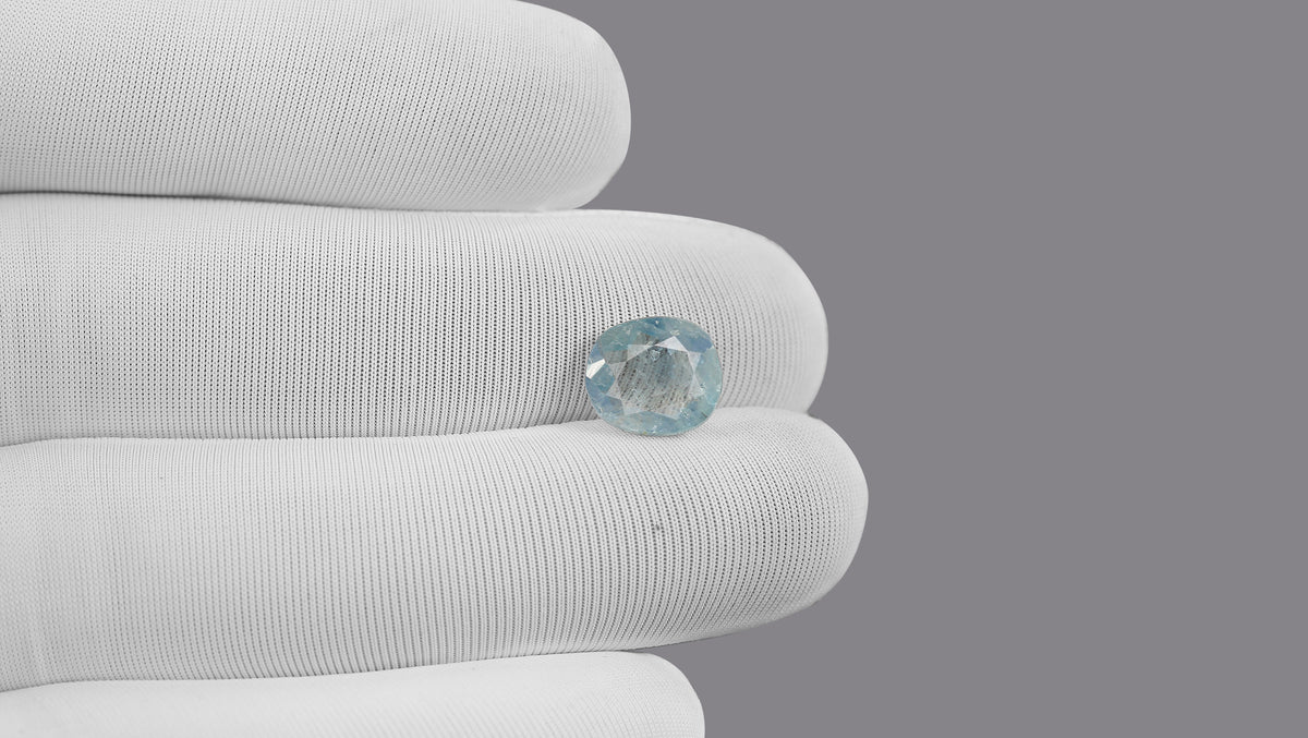 Natural Blue Sapphire 4.60 Carats / 5.05 Ratti