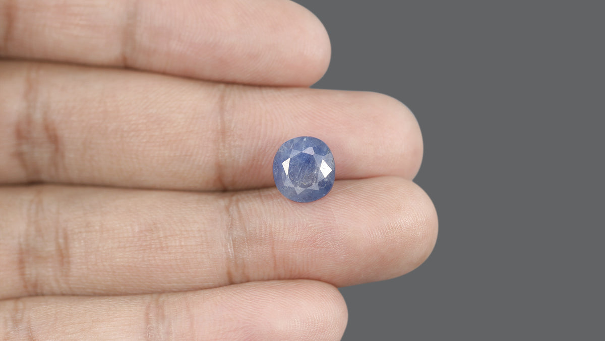 Natural Blue Sapphire 5.19 Carats / 5.7 Ratti