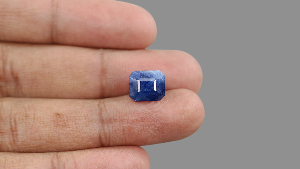 Natural Blue Sapphire 8.09 Carats / 8.89 Ratti