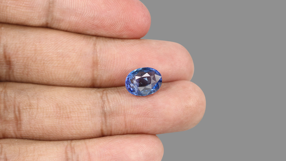 Natural Blue Sapphire 5.61 Carats / 6.16 Ratti