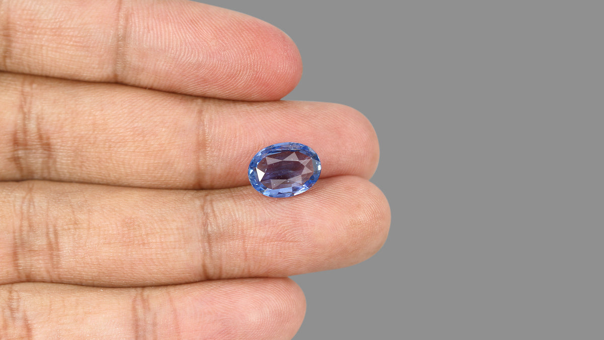 Natural Blue Sapphire 6.18 Carats / 6.79 Ratti