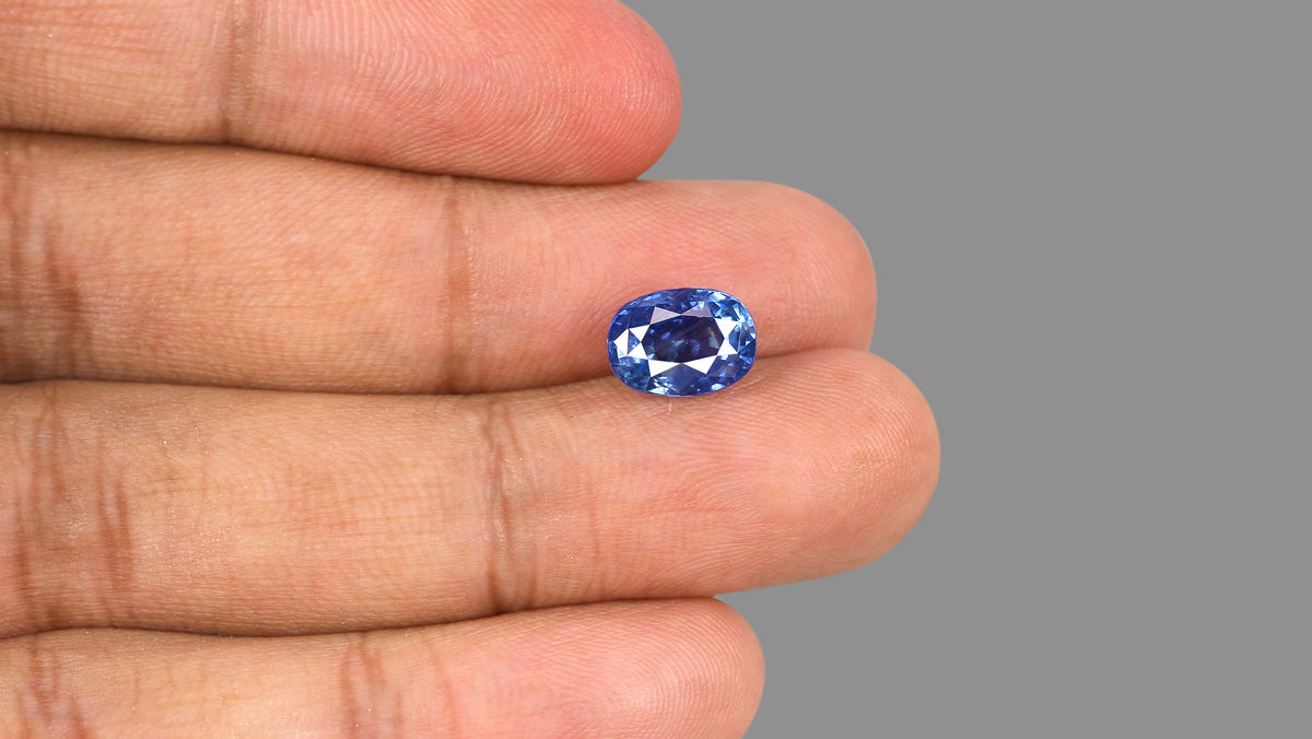 Natural Blue Sapphire 5.06 Carats / 5.56 Ratti