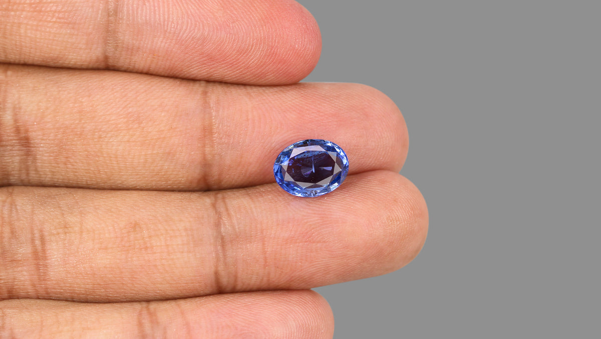 Natural Blue Sapphire 4.44 Carats / 4.88 Ratti