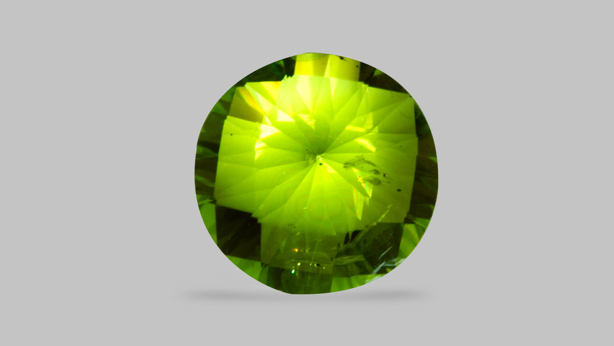 Natural Peridot 4.66 Carats / 5.12 Ratti