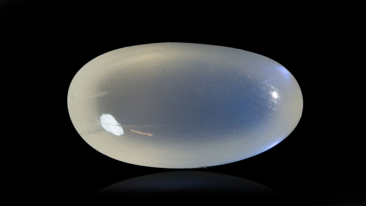 Natural Moon Stone 8.47 Carats / 9.31 Ratti