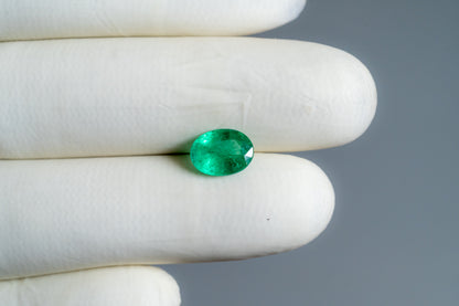 Zambian Emerald (Panna) 1.99 Carats / 2.19 Ratti
