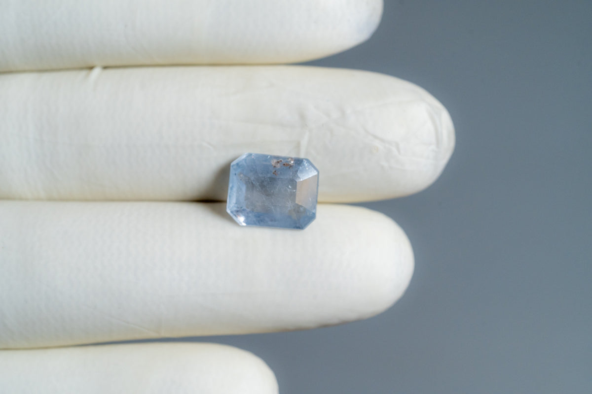Natural Blue Sapphire 5.85 Carats / 6.43 Ratti