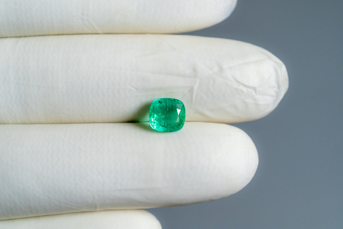 Zambian Emerald (Panna) 1.66 Carats / 1.82 Ratti