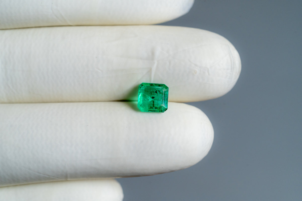 Zambian Emerald (Panna) 1.31 Carats / 1.44 Ratti