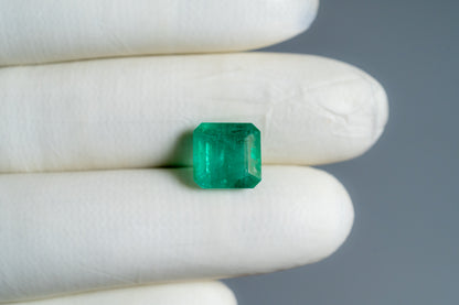 Zambian Emerald (Panna) 5.23 Carats / 5.75 Ratti