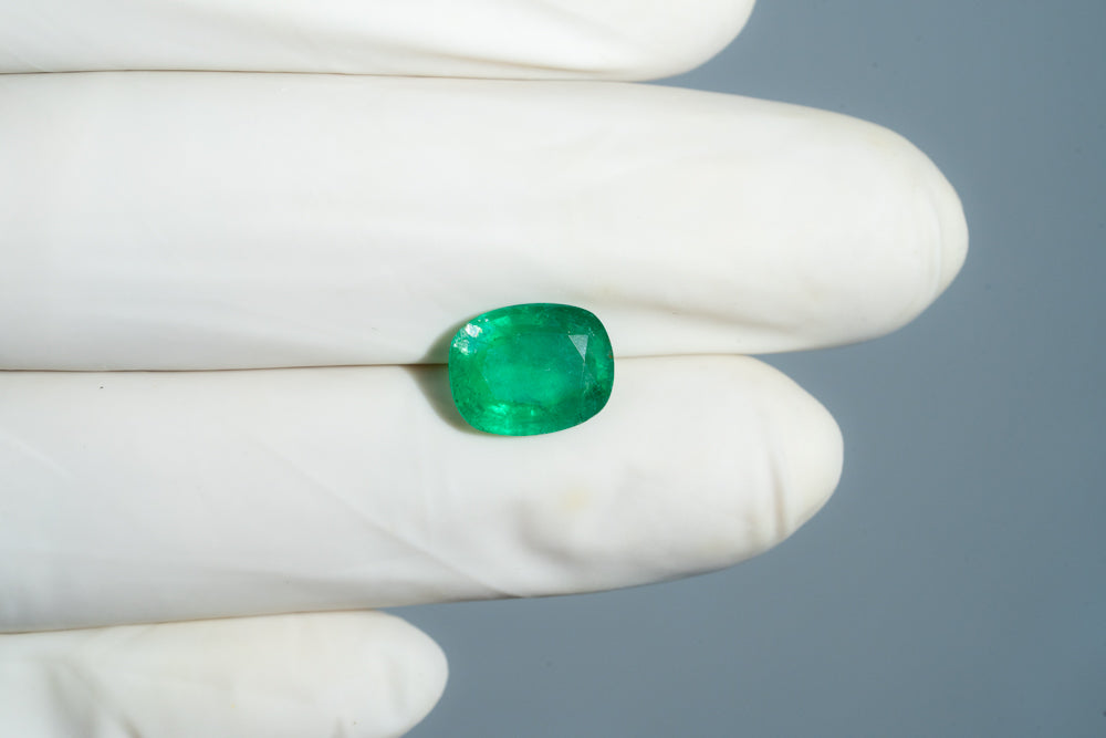Zambian Emerald (Panna) 3.01 Carats / 3.31 Ratti