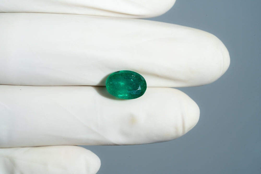 Zambian Emerald (Panna) 3.45 Carats / 3.79 Ratti