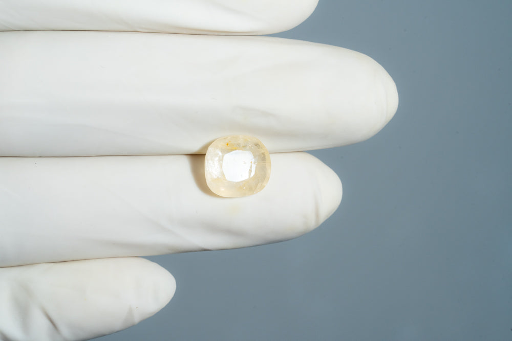 Natural Yellow Sapphire 5.11 Carats / 5.62 Ratti