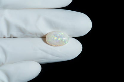 White Opal With Fire 3.96 Carats / 4.35 Ratti