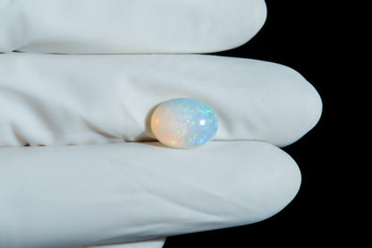 White Opal With Fire 3.86 Carats / 4.24 Ratti