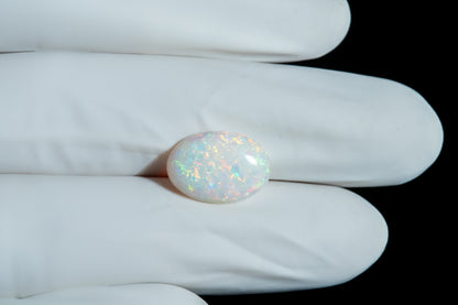 White Opal With Fire 4.19 Carats / 4.6 Ratti