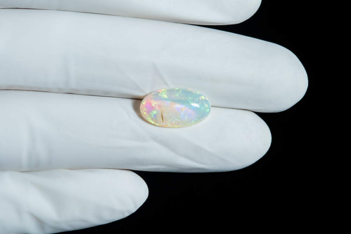 White Opal With Fire 3.62 Carats / 3.98 Ratti
