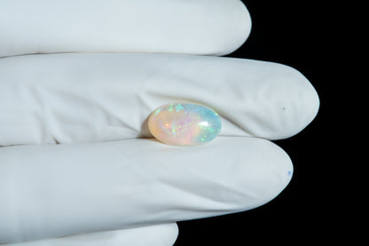 White Opal With Fire 3.04 Carats / 3.34 Ratti