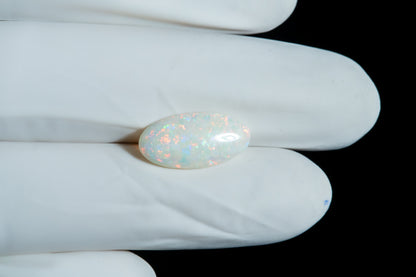 White Opal With Fire 3.50 Carats / 3.85 Ratti