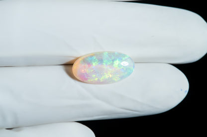 White Opal With Fire 4.33 Carats / 4.76 Ratti