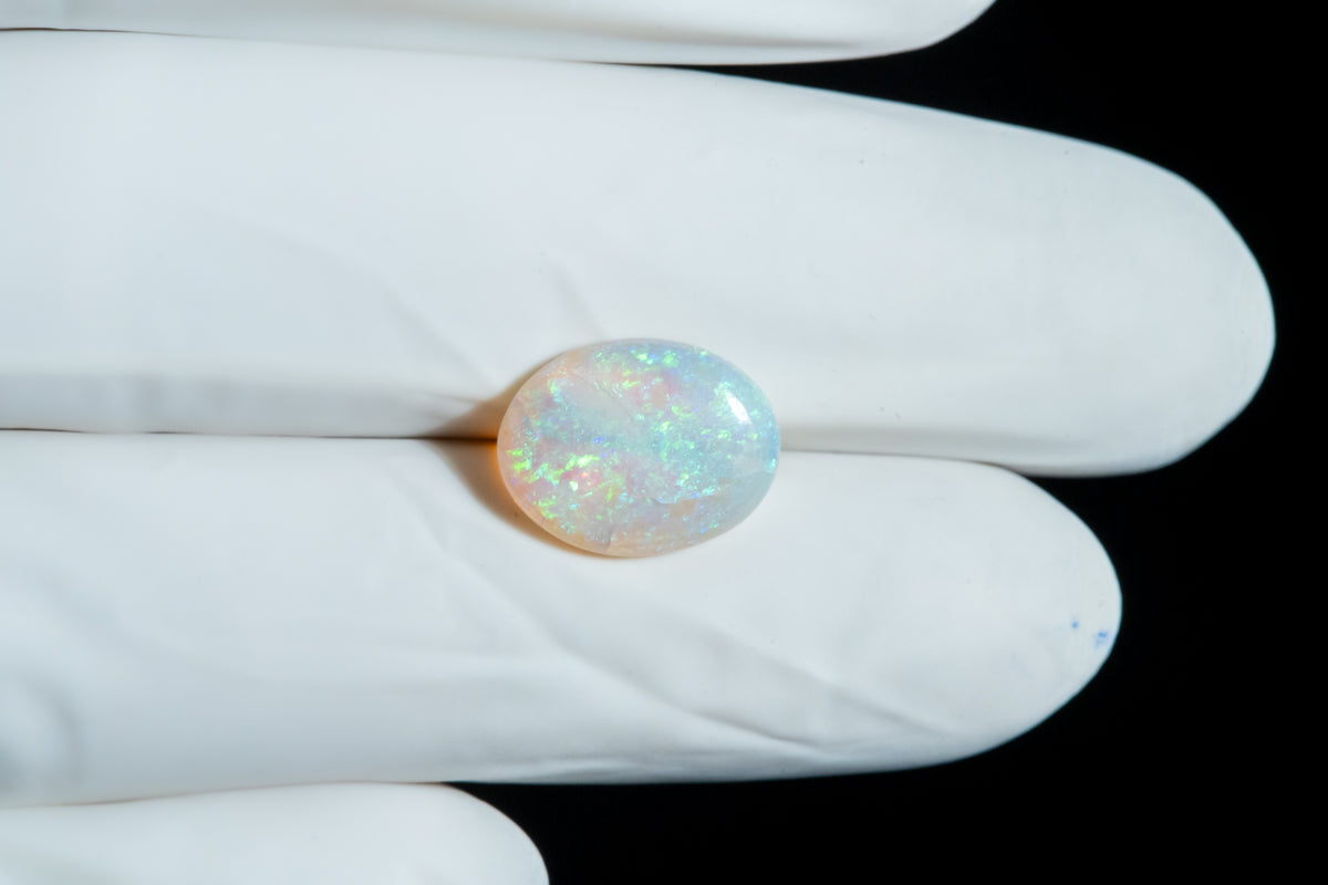 White Opal With Fire 3.67 Carats / 4.03 Ratti