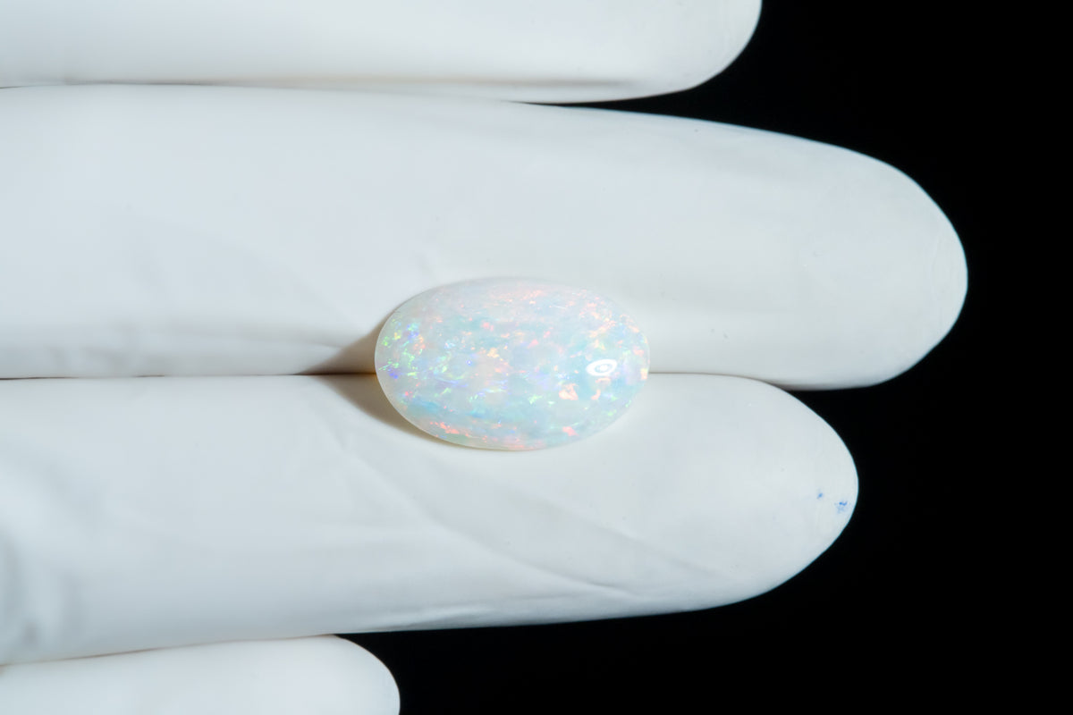 White Opal With Fire 5.16 Carats / 5.67 Ratti