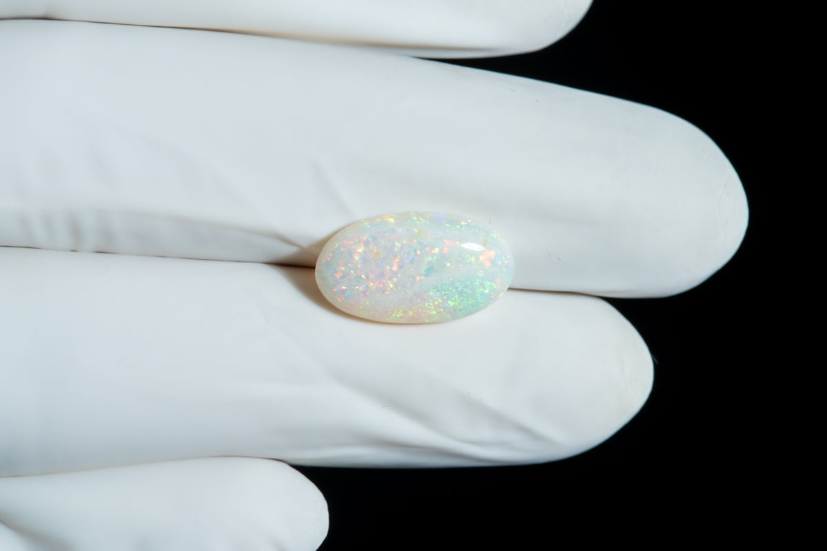White Opal With Fire 3.69 Carats / 4.05 Ratti