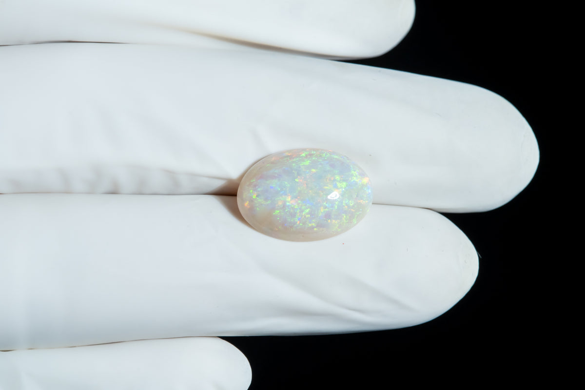 White Opal With Fire 5.80 Carats / 6.37 Ratti