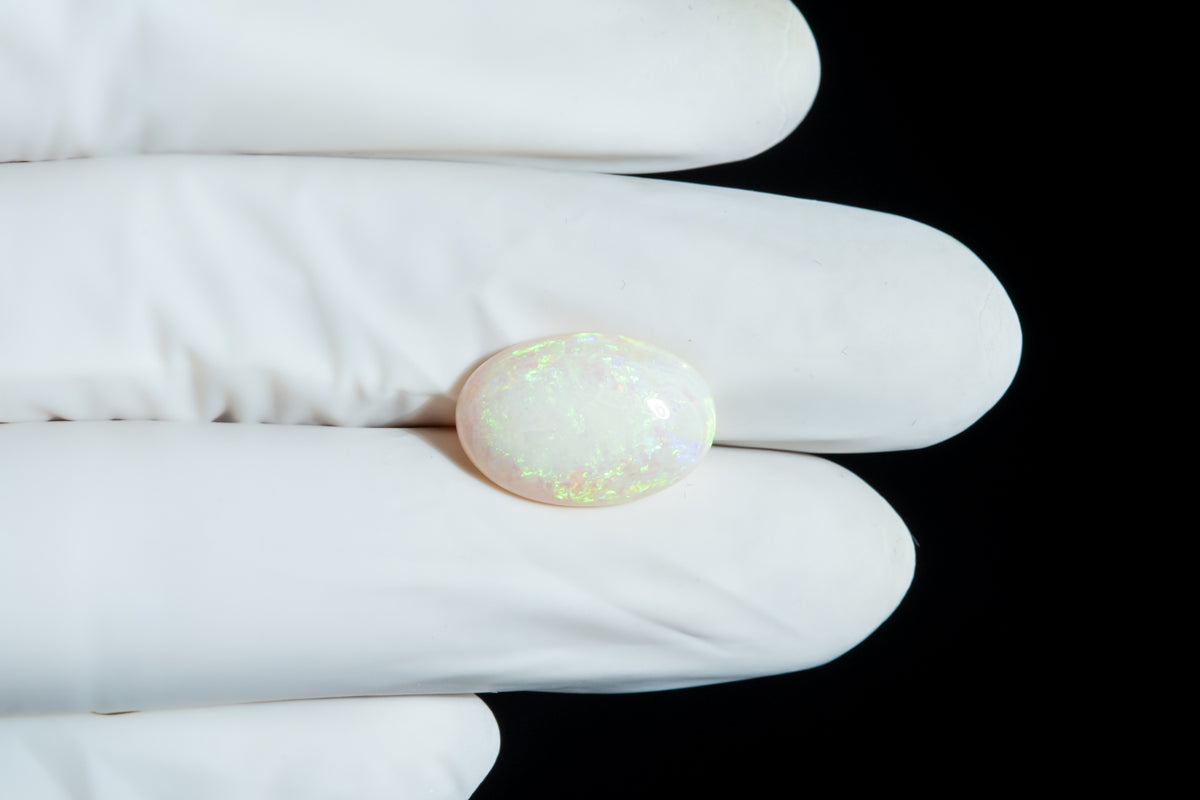 White Opal With Fire 6.72 Carats / 7.38 Ratti