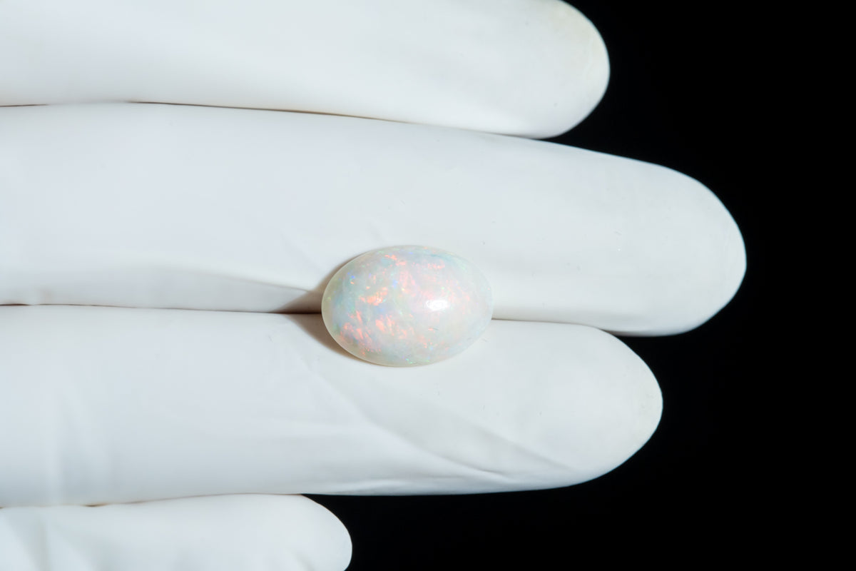 White Opal With Fire 6.49 Carats / 7.13 Ratti