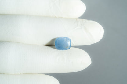 Natural Blue Sapphire 4.66 Carats / 5.12 Ratti