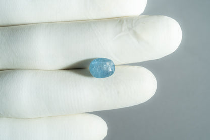 Natural Blue Sapphire 4.66 Carats / 5.12 Ratti